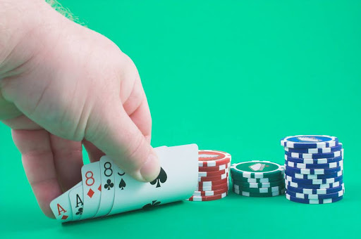 Bài Poker là gì? Hướng dẫn cách chơi bài Poker cho các tân binh